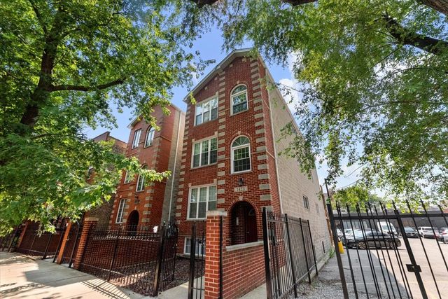 $2,100 | 1423 West Cortez Street, Unit 1 | Noble Square