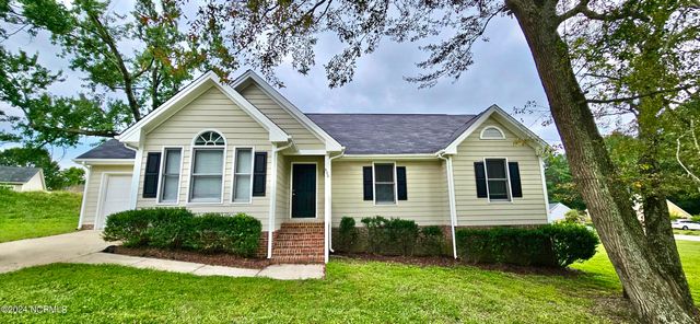 $1,750 | 800 Pittsboro Street | Fuquay-Varina