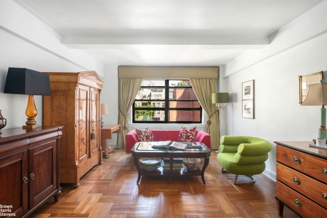 $1,450,000 | 245 East 72nd Street, Unit 11E | Lenox Hill