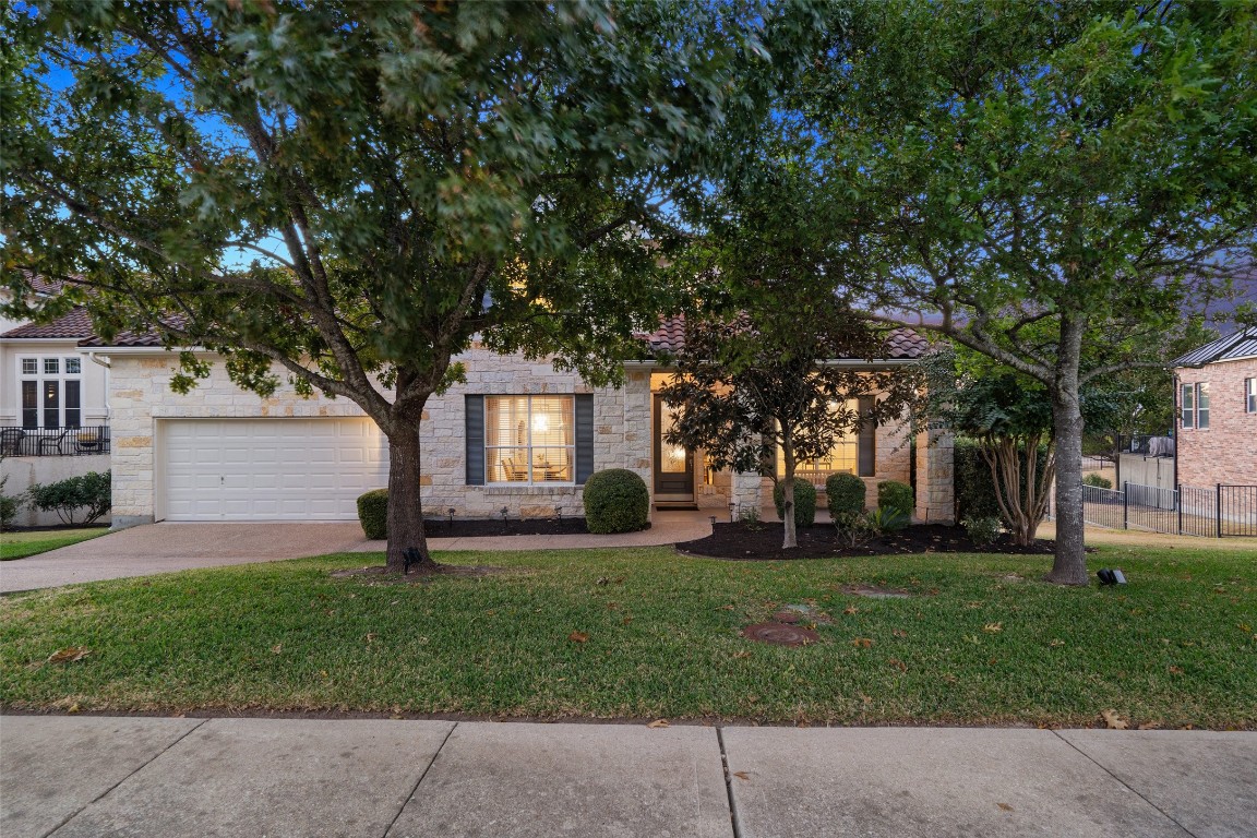 Luxury hill country golf course living in the prestigious Spillman Ranch community along the Falconhead Golf Course in West Austin.