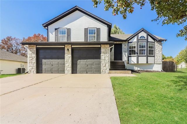 $309,000 | 910 Hereford Drive | Grain Valley