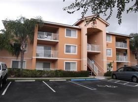 $1,900 | 301 Southwest Palm Drive, Unit 306 | St. Lucie West Country Club