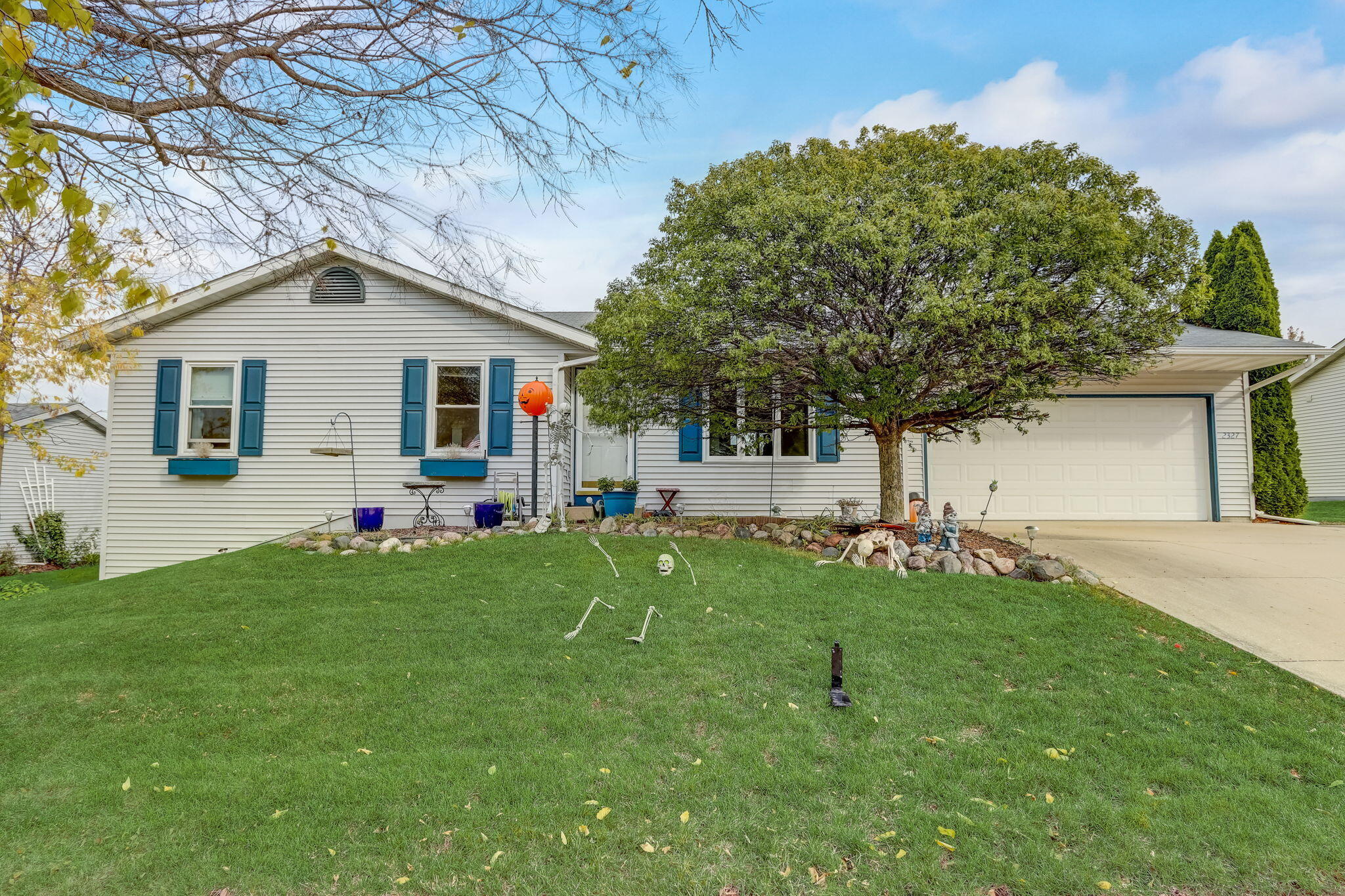 2327 Brookstone Lane Waukesha WI 53188 Compass