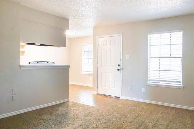 $1,559 | 1300 East Dallas Street, Unit 2 | Hillcrest