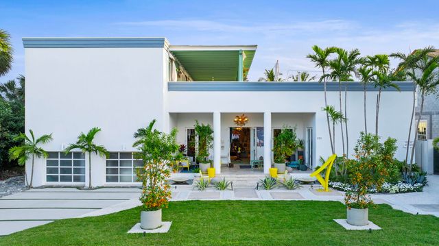 $6,950,000 | 230 Miramar Way | South End