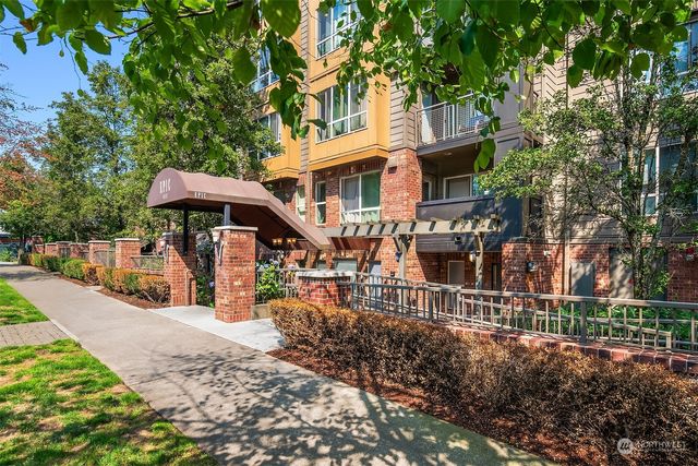 $499,000 | 412 11th Avenue, Unit 501 | Yesler Terrace