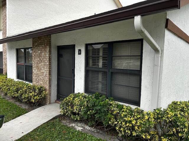 $2,300 | 1010 Parkside Green Drive, Unit D | Greenacres