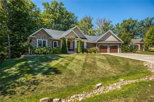 $679,900 | 17143 Stonecreek Drive | Summit Township - Effingham County