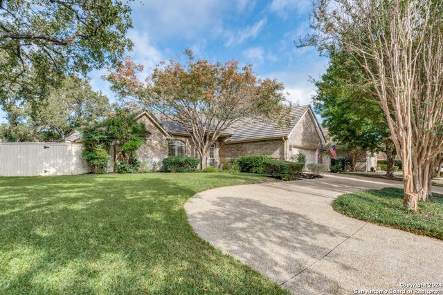 $695,000 | 735 Lost Canyon | Stone Oak