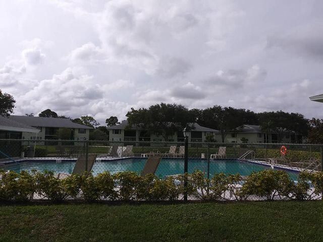 $375,000 | 1201 Sabal Ridge Circle, Unit F | Palm Beach Gardens