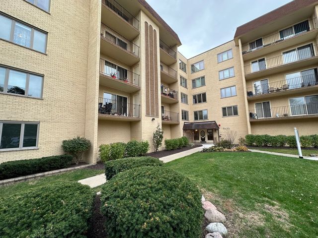 $285,000 | 6433 West Belle Plaine Avenue, Unit 409 | Dunning