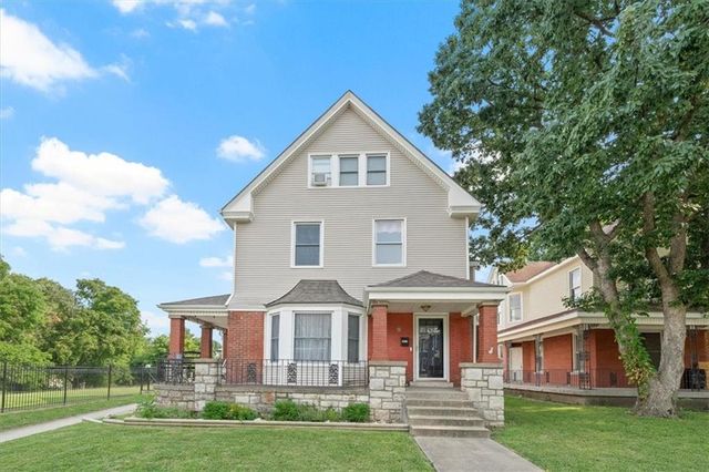 $375,000 | 2847 East 7th Street | Independence Plaza