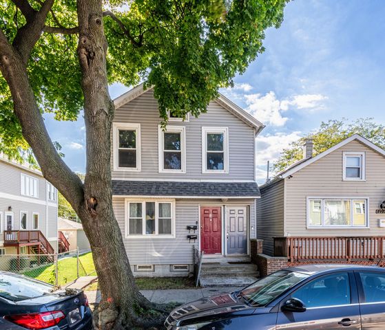 $595,000 | 2724 South Crowell Street | Bridgeport