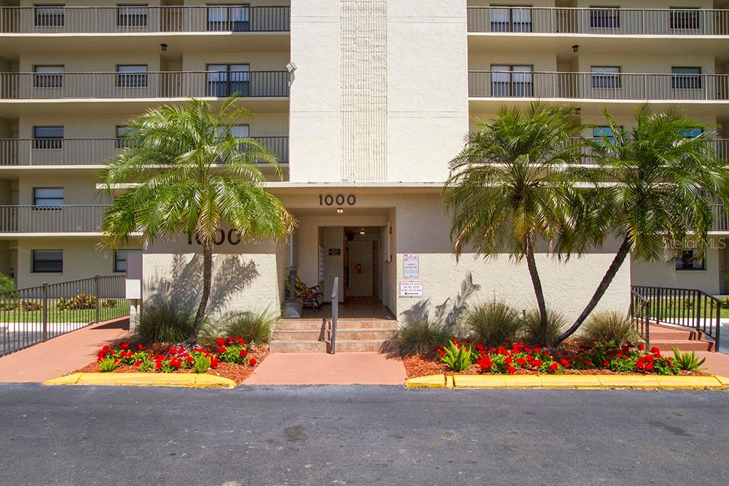 a view of outdoor space yard and front view of a building