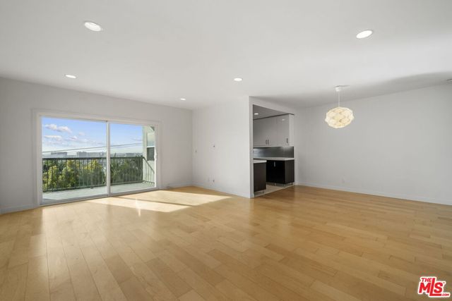 $1,100,000 | 8550 Holloway Drive, Unit 405 | West Hollywood Vicinity