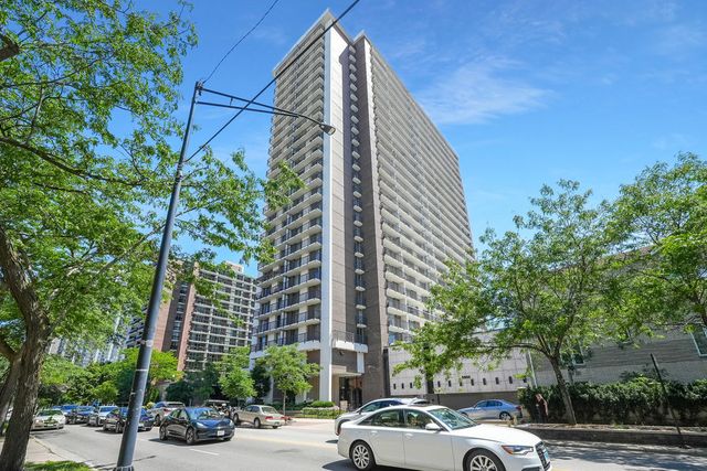 $345,000 | 5855 North Sheridan Road, Unit 6D | Thorndale Beach South Condominium