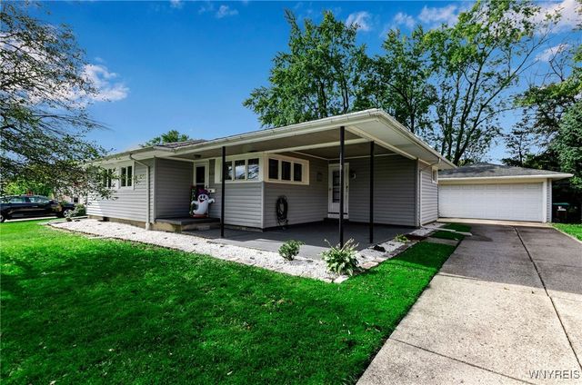 $249,900 | 652 Lynbrook Avenue | Green Acres