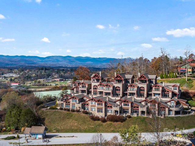 $939,000 | 4 Chimney Crest Drive, Unit J | Crest Mountain