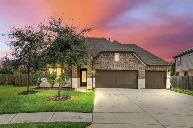 $469,000 | 2810 South Galveston Avenue | Pearland