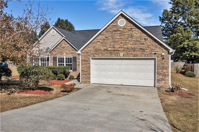 $379,000 | 3424 Pleasant View Circle | Grayson Manor