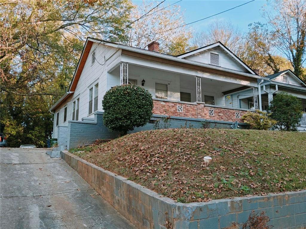 a front view of house with yard