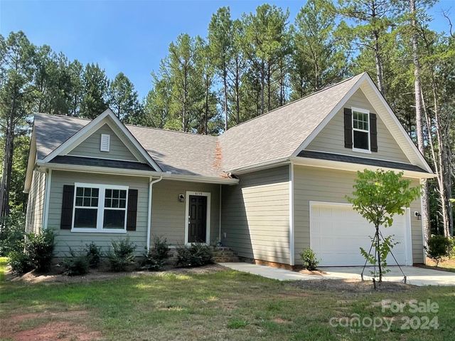 $394,900 | 8175 Long Island Road | Lake Norman of Catawba