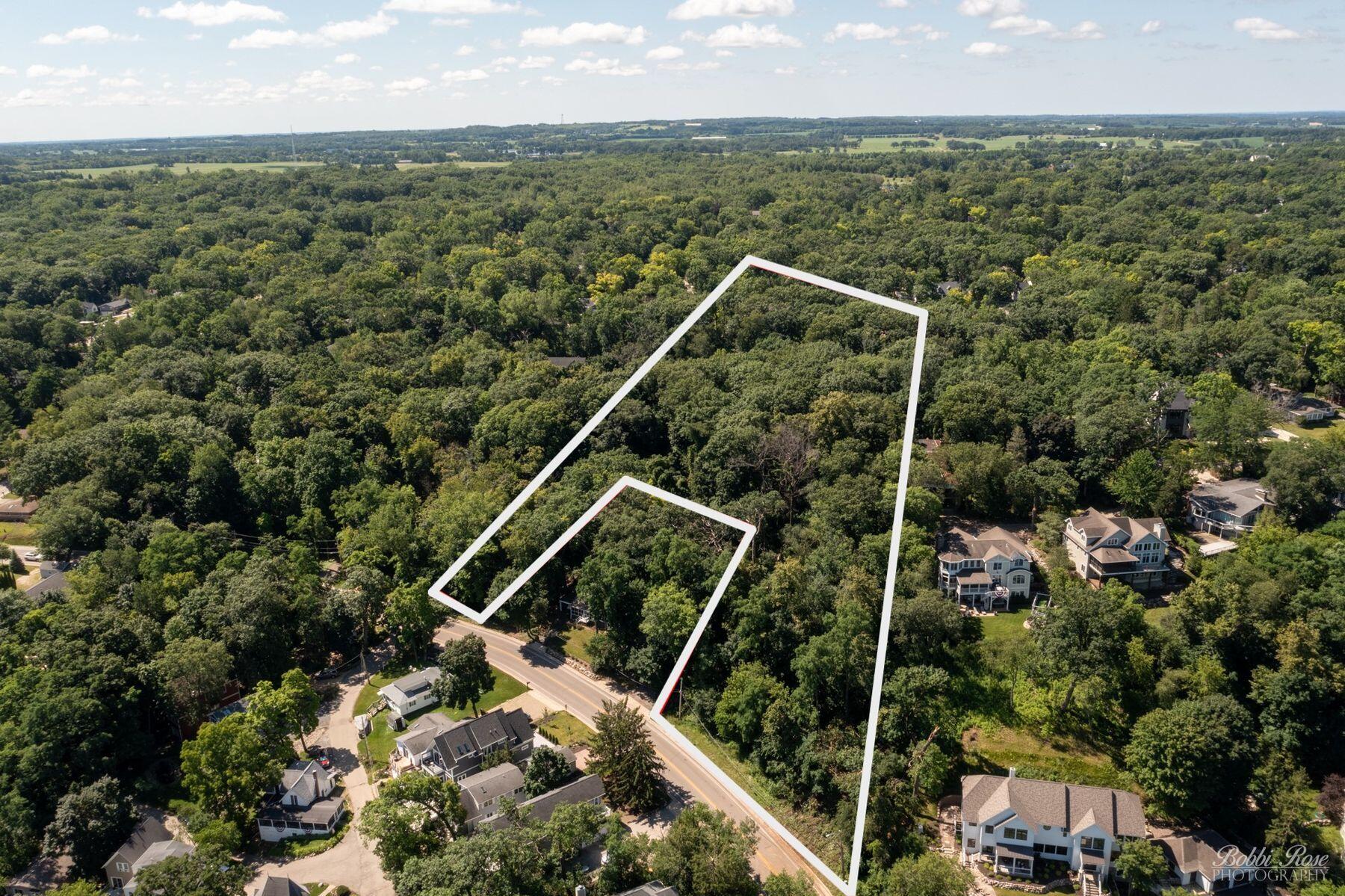 4 Acres on Lakeshore Drive