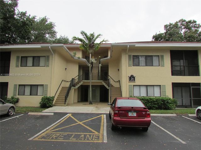 $260,000 | 2550 Southwest 18th Terrace, Unit 2112 | Marina Oaks