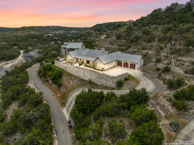 $1,198,500 | 800 High Oaks Drive | South Canyon Lake