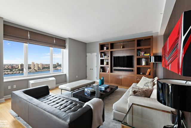 $6,750,000 | 80 Riverside Boulevard, Unit PH3B | Upper West Side