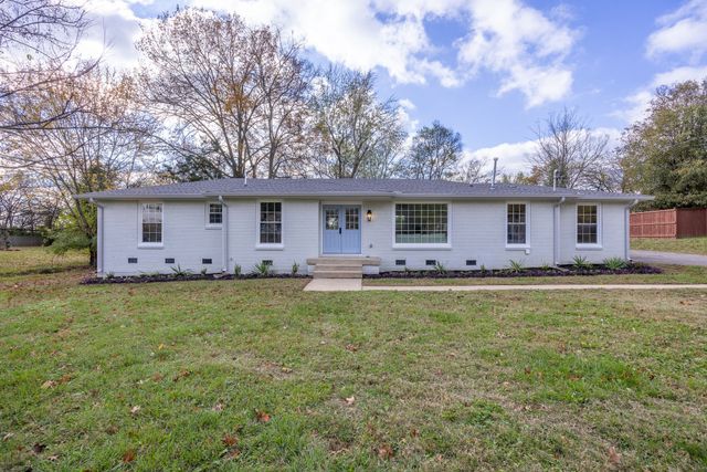 $524,900 | 120 Dorris Drive | Hendersonville