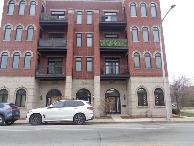 $249,900 | 641 East Pershing Road, Unit 101 | Bronzeville