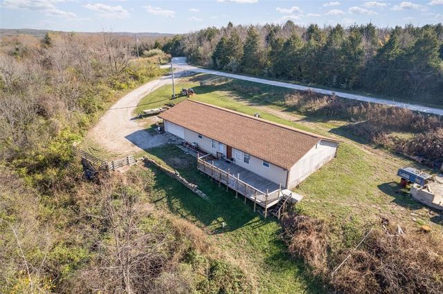 $235,000 | 8896 Terry Lee Drive | Jackson Township - Ste. Genevieve County