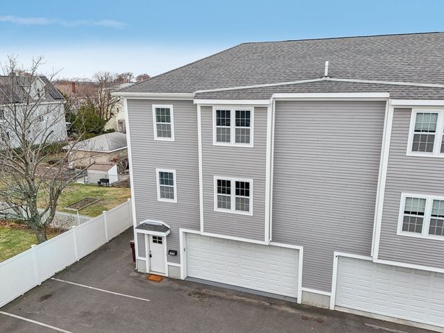 $675,000 | 186 Bradford Street, Unit A | West Everett