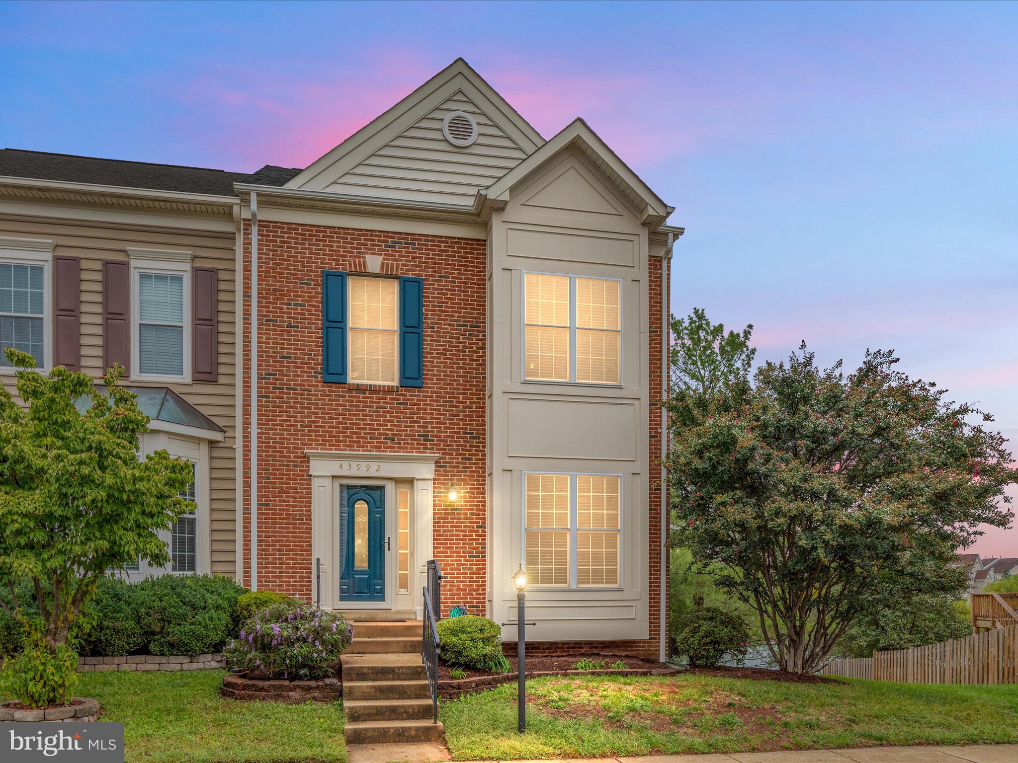 Welcome Home! End Unit Townhome