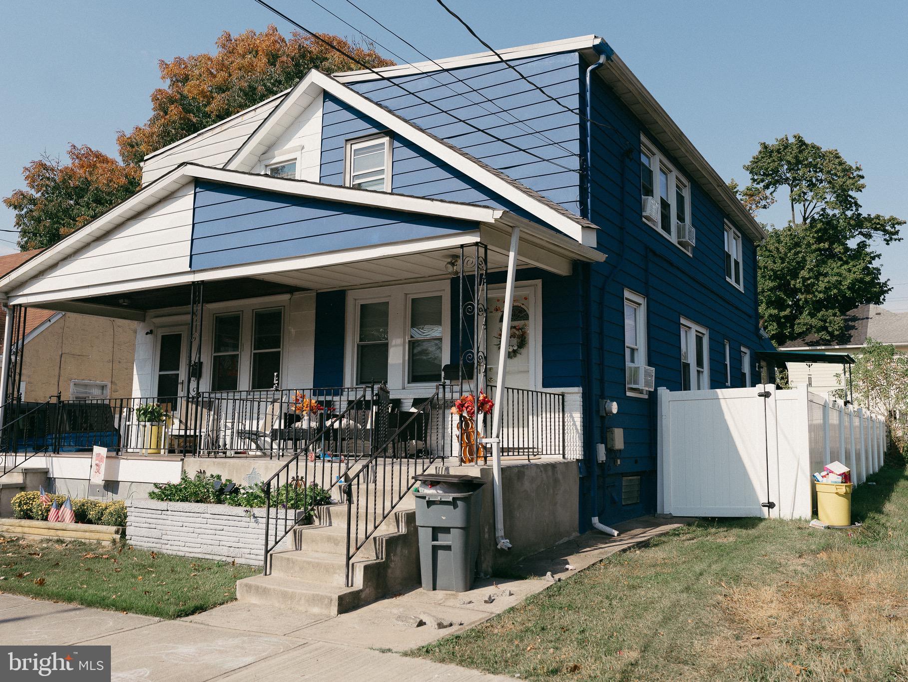 a view of house with outdoor seating space