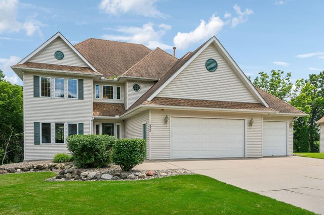 $750,000 | 8366 Claymore Court | Inver Grove Heights