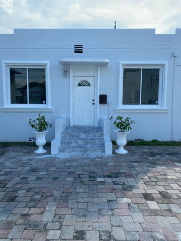 $2,200 | 316 9th Street | Downtown West Palm Beach