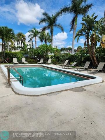 $2,600 | 3212 Northeast 12th Street, Unit 204 | Beach