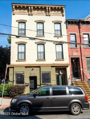 $1,300 | 140 Knox Street | Park South