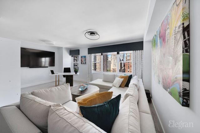 $975,000 | 200 East 84th Street, Unit 15G | Upper East Side