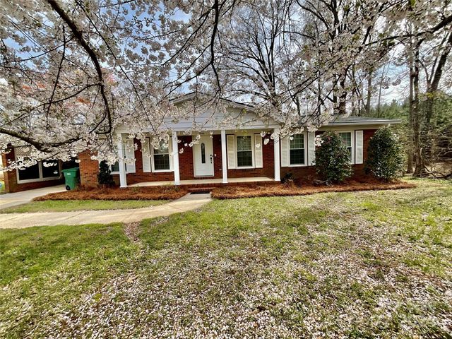 $299,900 | 1960 Monza Drive | Albemarle