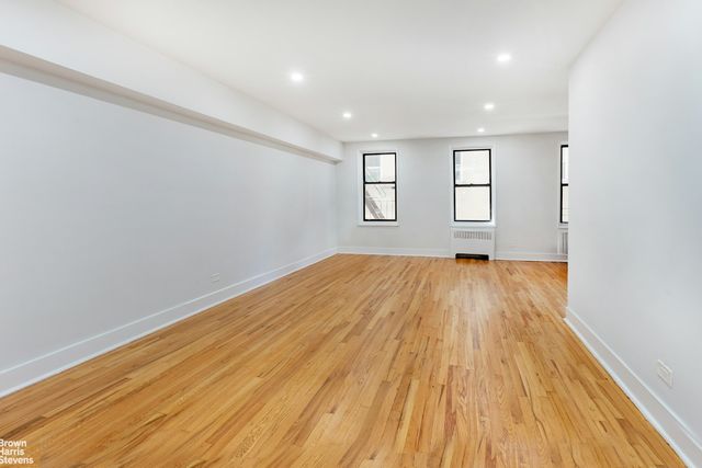 $305,000 | 525 West 235th Street, Unit 3F | Central Riverdale