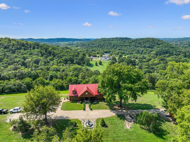 $999,900 | 327 Stoneybrook Road