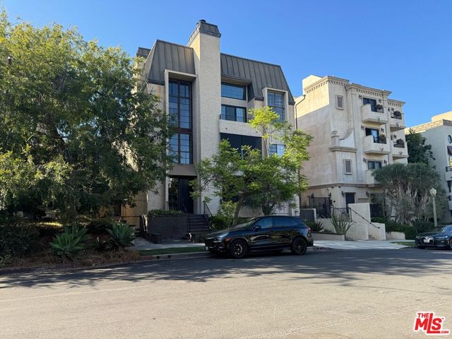 $4,750 | 10323 Almayo Avenue, Unit 102 | Century City