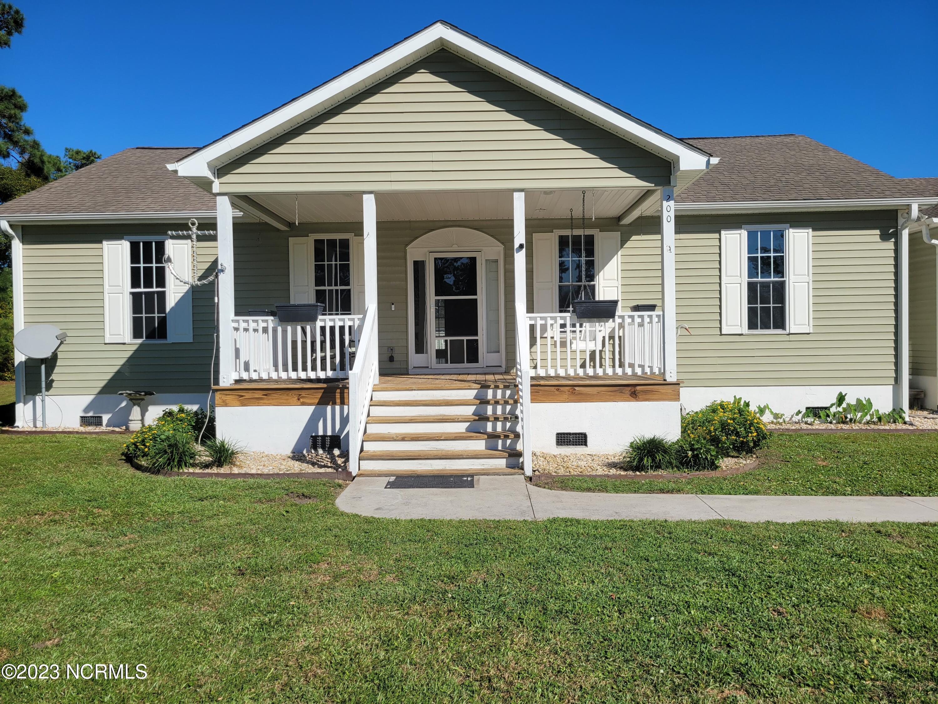 Front of home with covered Porch