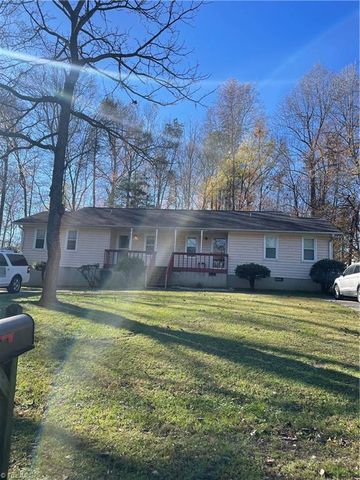 $1,400 | 3222 Pine Brook Lane, Unit B | Fentress Township - Guilford County