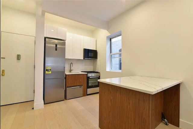 $7,000 | 228 East 6th Street, Unit 19 | East Village