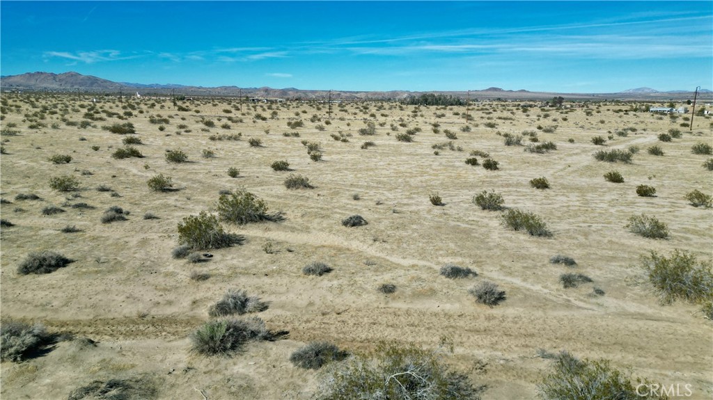 a view of a sky view