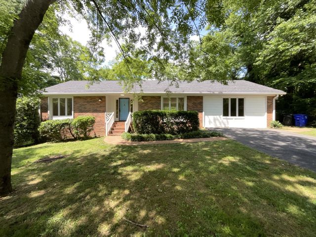 $392,000 | 1112 Hiwassee Drive | Columbia